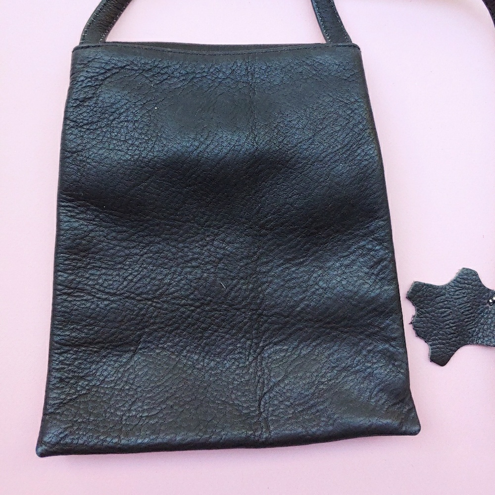 Small black leather crossbody bag - Picture 3 of 6